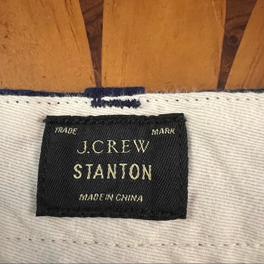 J. Crew 9” Stanton Navy All Over Floral Print Flat Front Shorts 30 Lightweight - Picture 10 of 13